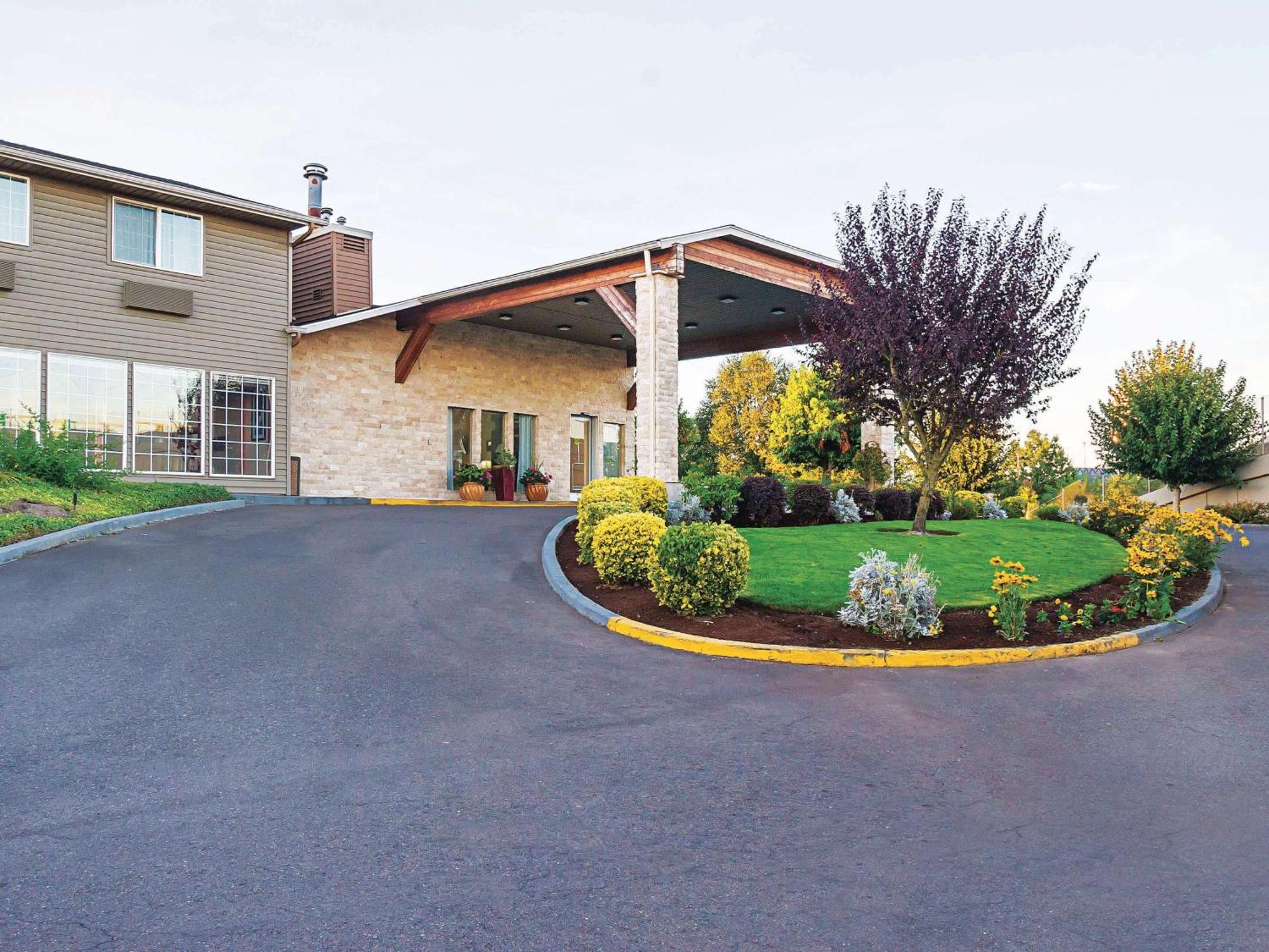 La Quinta By Wyndham Woodburn Hotel Exterior foto